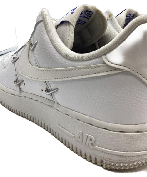 NIKE（ナイキ）NIKE (ナイキ) Air Force 1 Low '07 LX(エアフォース1Low '07 LX ) ホワイト サイズ:24の古着・服飾アイテム