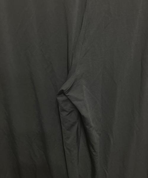 ISSEY MIYAKE WHITE LABEL（イッセイミヤケホワイトレーベル）ISSEY MIYAKE WHITE LABEL (イッセイミヤケホワイトレーベル) ストレッチパンツ ブラック サイズ:2の古着・服飾アイテム
