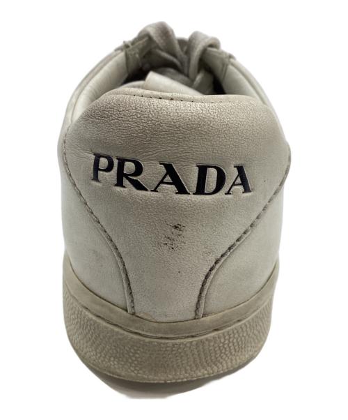 PRADA（プラダ）PRADA (プラダ) ローカットスニーカー ホワイト サイズ:23.5の古着・服飾アイテム