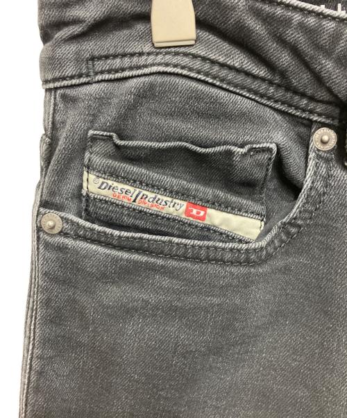 DIESEL（ディーゼル）DIESEL (ディーゼル) スキニーデニムパンツ グレー サイズ:81㎝(W32)の古着・服飾アイテム