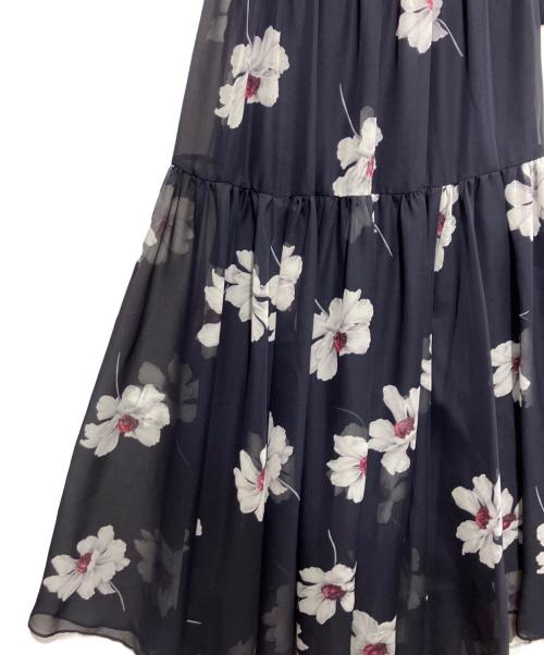 Snidel（スナイデル）Snidel (スナイデル) フラワープリントショルダーリボンワンピース ネイビー 未使用品の古着・服飾アイテム