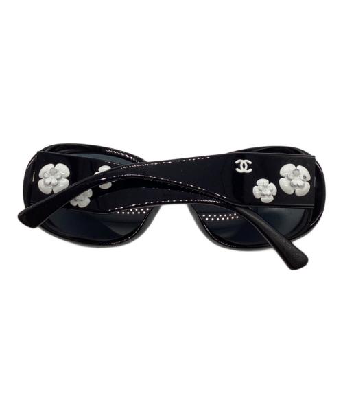 CHANEL（シャネル）CHANEL (シャネル) カメリアサングラス ブラック サイズ:56□16の古着・服飾アイテム