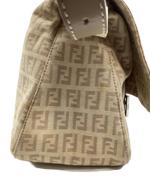 FENDI（フェンディ）FENDI (フェンディ) ズッキーノ柄マンマバケットショルダーバッグ ベージュの古着・服飾アイテム