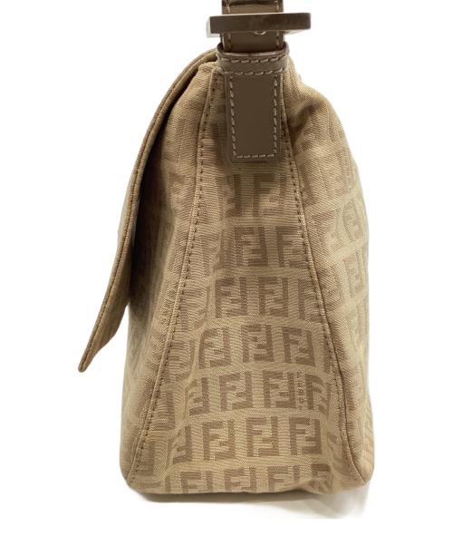 FENDI（フェンディ）FENDI (フェンディ) ズッキーノ柄マンマバケットショルダーバッグ ベージュの古着・服飾アイテム