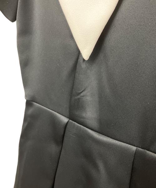 Snidel（スナイデル）Snidel (スナイデル) ボリュームフレアワンピ ブラック 未使用品の古着・服飾アイテム
