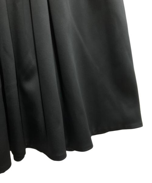 Snidel（スナイデル）Snidel (スナイデル) ボリュームフレアワンピ ブラック 未使用品の古着・服飾アイテム