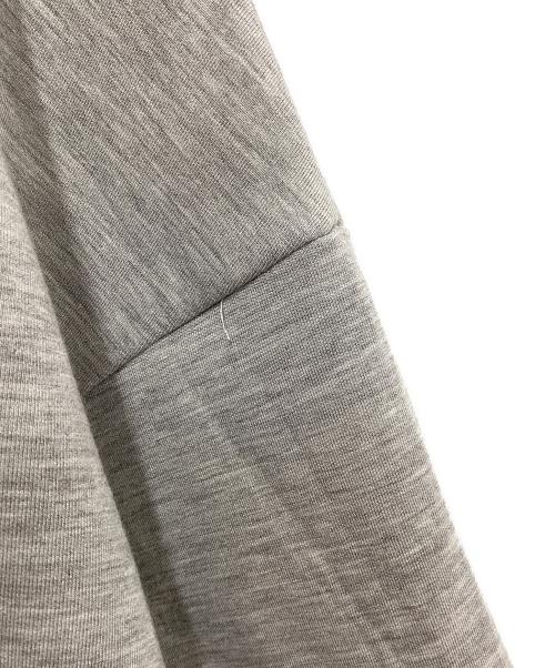 Olu.（オルドット）Olu. (オルドット) フリルレイヤードダンボールスウェット グレー サイズ:FREE 未使用品の古着・服飾アイテム