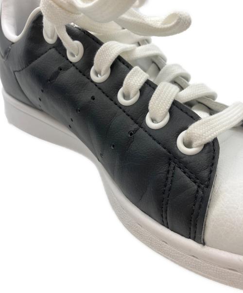 adidas（アディダス）adidas (アディダス) クルエラ スタンスミス ブラック サイズ:23の古着・服飾アイテム