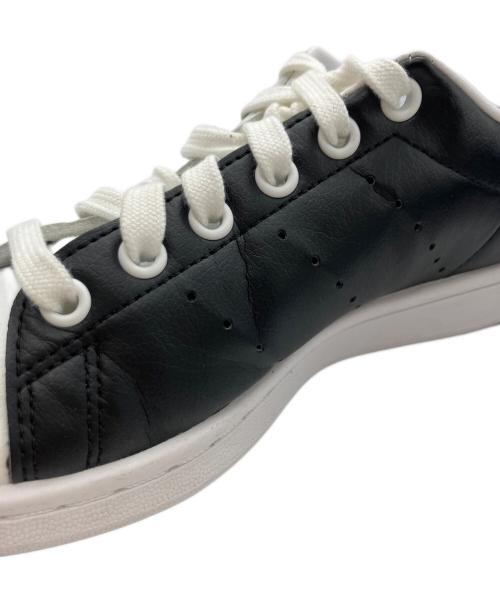 adidas（アディダス）adidas (アディダス) クルエラ スタンスミス ブラック サイズ:23の古着・服飾アイテム