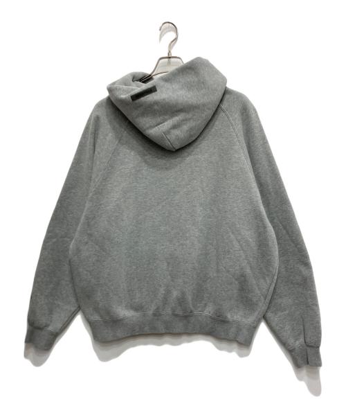 FOG ESSENTIALS（フィアオブゴッド エッセンシャル）FOG ESSENTIALS (フィアオブゴッド エッセンシャル) プルオーバーパーカー グレー サイズ:Lの古着・服飾アイテム
