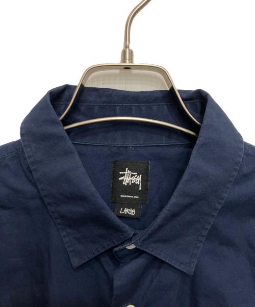stussy（ステューシー）stussy (ステューシー) ARMYプリントシャツ ネイビー サイズ:Lの古着・服飾アイテム