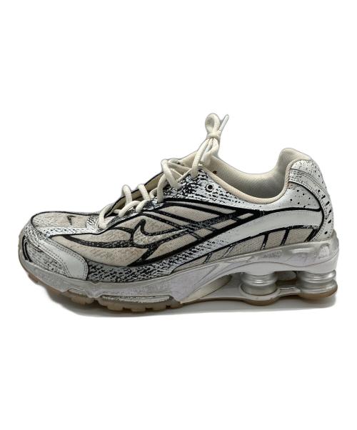 NIKE（ナイキ）NIKE (ナイキ) SHOX RIDE 2 （ショックス ライド 2） グレー×ホワイト サイズ:27cmの古着・服飾アイテム