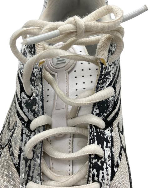 NIKE（ナイキ）NIKE (ナイキ) SHOX RIDE 2 （ショックス ライド 2） グレー×ホワイト サイズ:27cmの古着・服飾アイテム