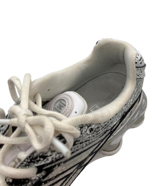 NIKE（ナイキ）NIKE (ナイキ) SHOX RIDE 2 （ショックス ライド 2） グレー×ホワイト サイズ:27cmの古着・服飾アイテム