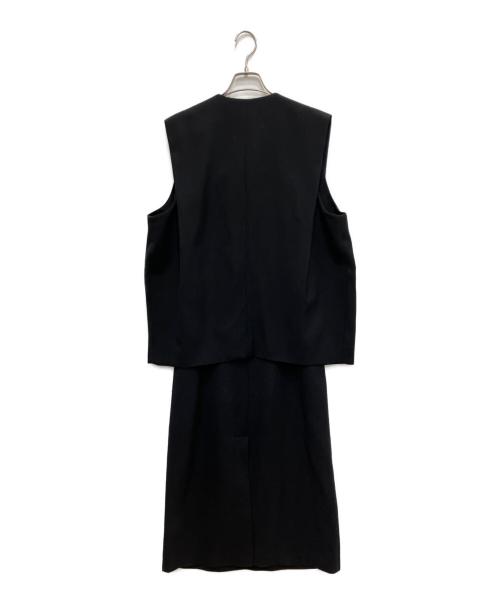 emmi atelier（エミアトリエ）emmi atelier (エミアトリエ) ジレ+キャミワンピセットアップ ブラックの古着・服飾アイテム