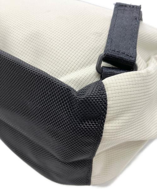 CHROME（クローム）CHROME (クローム) ニュースペーパーバッグ ホワイトの古着・服飾アイテム