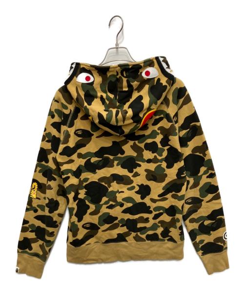 A BATHING APE（アベイシングエイプ）A BATHING APE (アベイシングエイプ) 1st camo shark full zip hoodie カーキ サイズ:Mの古着・服飾アイテム