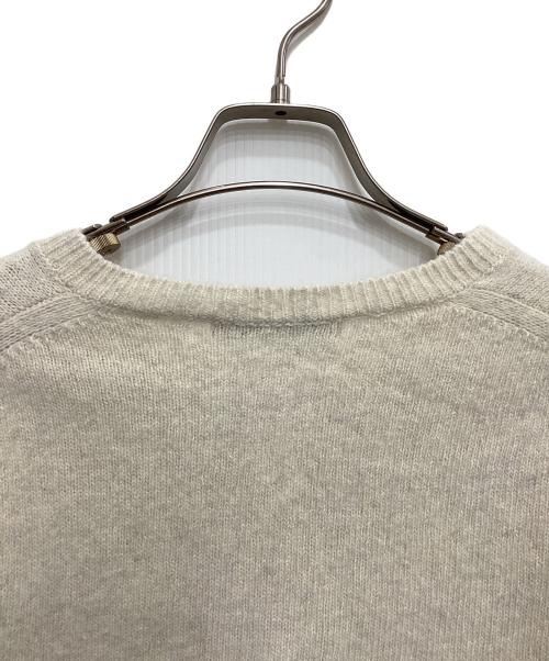 Mardi Mercredi（マルディメクルディ）Mardi Mercredi (マルディメクルディ) ロゴVネックセーター ベージュ サイズ:ONEの古着・服飾アイテム