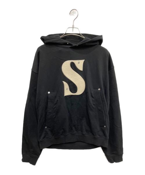 SATUR（セター）SATUR (セター) リベットアップリケポケットロゴフード ブラック サイズ:Free　　　　の古着・服飾アイテム
