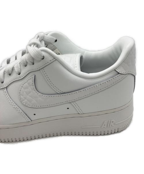 NIKE（ナイキ）NIKE (ナイキ) W AIR FORCE 1 ’07 LO ホワイト サイズ:26の古着・服飾アイテム