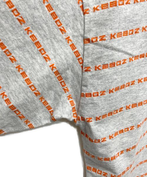 KEBOZ（ケボズ）KEBOZ (ケボズ) プリントTシャツ グレー サイズ:Lの古着・服飾アイテム