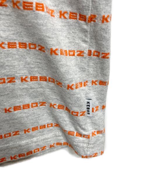 KEBOZ（ケボズ）KEBOZ (ケボズ) プリントTシャツ グレー サイズ:Lの古着・服飾アイテム
