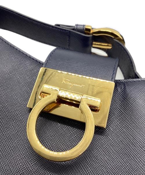 Salvatore Ferragamo（サルヴァトーレ フェラガモ）Salvatore Ferragamo (サルヴァトーレ フェラガモ) ガンチーニワンショルダーバッグ ネイビーの古着・服飾アイテム