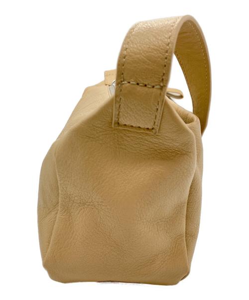 EAR（イア）EAR (イア) 軽量ボックスショルダーバッグ ベージュの古着・服飾アイテム