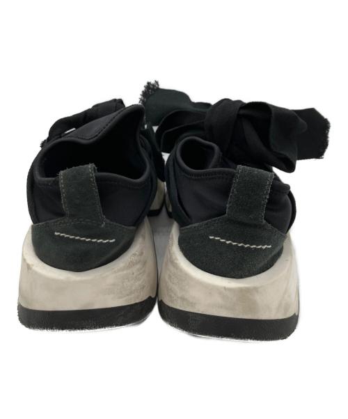 MM6 Maison Margiela（エムエムシックスメゾンマルジェラ）MM6 Maison Margiela (エムエムシックスメゾンマルジェラ) リボンスニーカー ブラック サイズ:38の古着・服飾アイテム