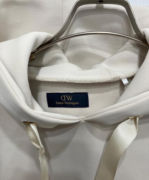 Daniel Wellington（ダニエルウェリントン）Daniel Wellington (ダニエルウェリントン) プルオーバーパーカー ベージュ サイズ:Mの古着・服飾アイテム