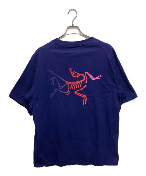 ARC'TERYX（アークテリクス）ARC'TERYX (アークテリクス) KRAGG COTTON LOGO SS（クラッグコットンロゴSS） パープル サイズ:Lの古着・服飾アイテム