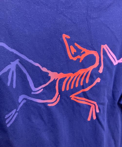ARC'TERYX（アークテリクス）ARC'TERYX (アークテリクス) KRAGG COTTON LOGO SS（クラッグコットンロゴSS） パープル サイズ:Lの古着・服飾アイテム