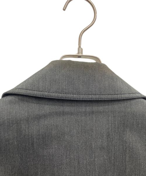 ARMANI COLLEZIONI（アルマーニ コレツィオーニ）ARMANI COLLEZIONI (アルマーニ コレツィオーニ) ハーフコート グレー サイズ:36の古着・服飾アイテム