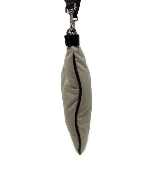 Maison Margiela（メゾンマルジェラ）Maison Margiela (メゾンマルジェラ) グラムスラムスポーツフラットショルダーバッグ ブラック×ホワイトの古着・服飾アイテム