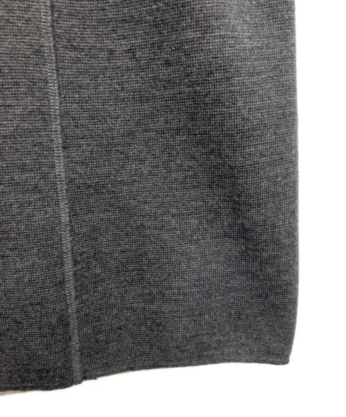 FOXEY（フォクシー）FOXEY (フォクシー) バックジップニットワンピース グレー サイズ:38の古着・服飾アイテム
