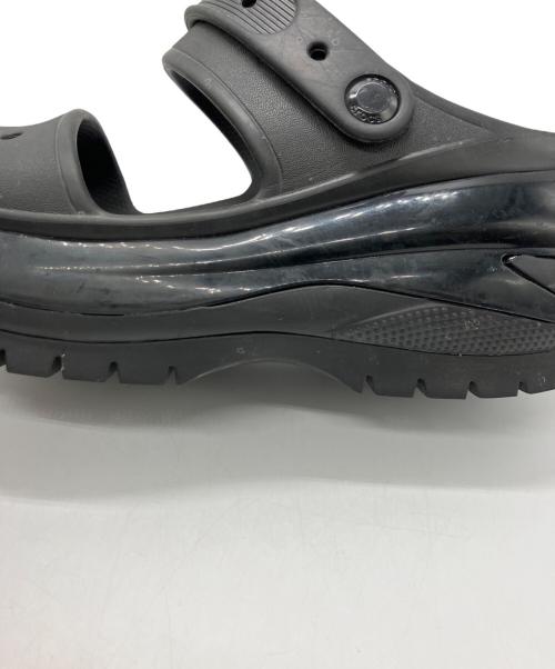crocs（クロックス）crocs (クロックス) メガクラッシュ 厚底サンダル ブラック サイズ:W8の古着・服飾アイテム