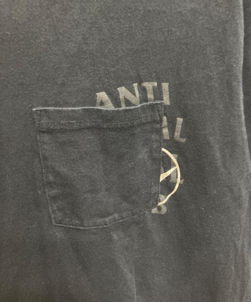 anti social social CLUB（アンチソーシャルソーシャルクラブ）anti social social CLUB (アンチソーシャルソーシャルクラブ) FRAGMENT DESIGN (フラグメントデザイン) コラボポケットTシャツ ブラック サイズ:XLの古着・服飾アイテム