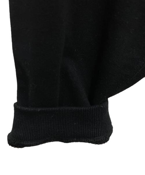 WHITE MOUNTAINEERING（ホワイトマウンテ二アニング）WHITE MOUNTAINEERING (ホワイトマウンテ二アニング) HUNTING POCKET TAPED SWEATSHIRT ブラックの古着・服飾アイテム