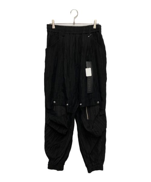 A.F ARTEFACT（エーエフ アーティファクト）A.F ARTEFACT (エーエフ アーティファクト) FRONT TUCK WIDE JOGGER PANTS ブラック サイズ:2 未使用品の古着・服飾アイテム