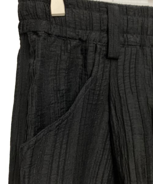 A.F ARTEFACT（エーエフ アーティファクト）A.F ARTEFACT (エーエフ アーティファクト) FRONT TUCK WIDE JOGGER PANTS ブラック サイズ:2 未使用品の古着・服飾アイテム