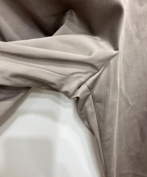 UNTITLED（アンタイトル）UNTITLED (アンタイトル) サテンテーパードパンツ ブラウン サイズ:L 未使用品の古着・服飾アイテム