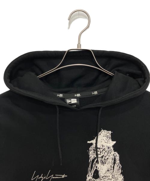 Yohji Yamamoto pour homme（ヨウジヤマモト プールオム）Yohji Yamamoto pour homme (ヨウジヤマモト プールオム) New Era (ニューエラ) Yuuka Asakura DRAWING PRINT SWEAT PULLOVER HOODIE ブラック サイズ:Mの古着・服飾アイテム