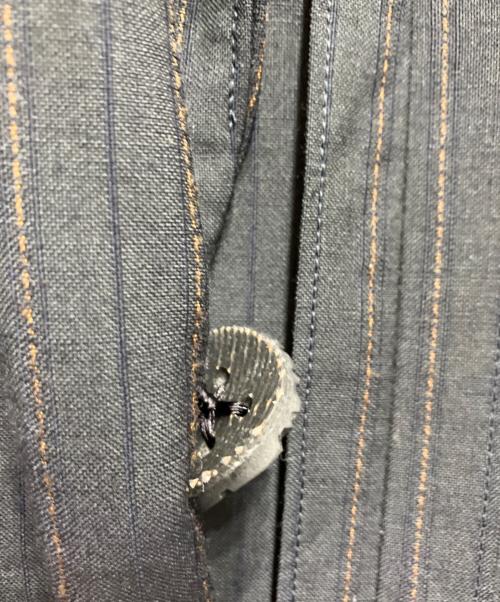 COMME des GARCONS HOMME PLUS（コムデギャルソンオムプリュス）COMME des GARCONS HOMME PLUS (コムデギャルソンオムプリュス) ウールストライプテーラードコート ネイビー サイズ:Mの古着・服飾アイテム
