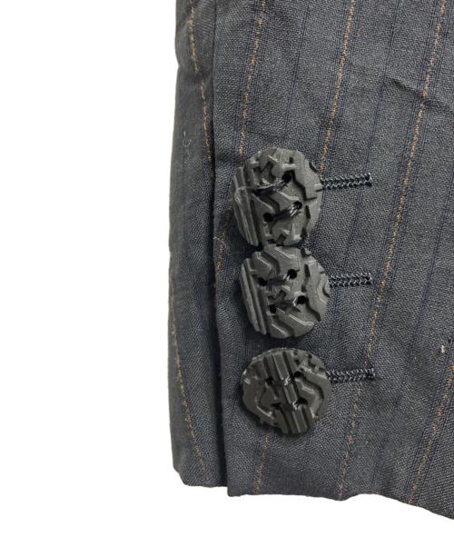 COMME des GARCONS HOMME PLUS（コムデギャルソンオムプリュス）COMME des GARCONS HOMME PLUS (コムデギャルソンオムプリュス) ウールストライプテーラードコート ネイビー サイズ:Mの古着・服飾アイテム