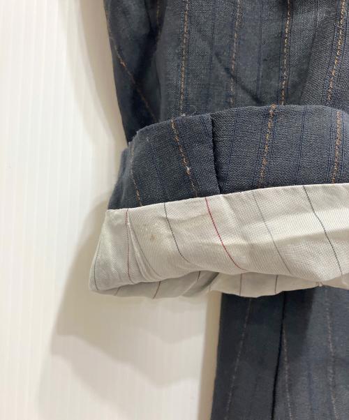 COMME des GARCONS HOMME PLUS（コムデギャルソンオムプリュス）COMME des GARCONS HOMME PLUS (コムデギャルソンオムプリュス) ウールストライプテーラードコート ネイビー サイズ:Mの古着・服飾アイテム