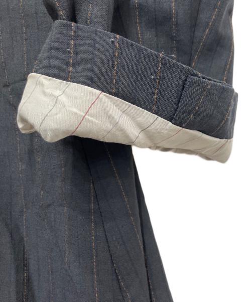 COMME des GARCONS HOMME PLUS（コムデギャルソンオムプリュス）COMME des GARCONS HOMME PLUS (コムデギャルソンオムプリュス) ウールストライプテーラードコート ネイビー サイズ:Mの古着・服飾アイテム