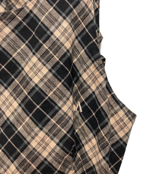 ANDMARY（アンドマリー）ANDMARY (アンドマリー) バックシャンチェックワンピース ベージュ×ブラック サイズ:不明の古着・服飾アイテム