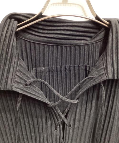 HOMME PLISSE ISSEY MIYAKE（オム プリッセ イッセイ ミヤケ）HOMME PLISSE ISSEY MIYAKE (オム プリッセ イッセイ ミヤケ) プリーツレースアップシャツ ブラック サイズ:2の古着・服飾アイテム