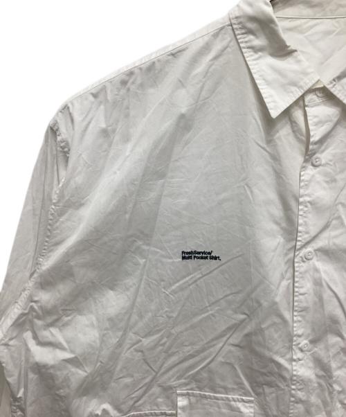 FreshService（フレッシュサービス）FreshService (フレッシュサービス) タイプライター マルチポケット シャツ ホワイト サイズ:Mの古着・服飾アイテム