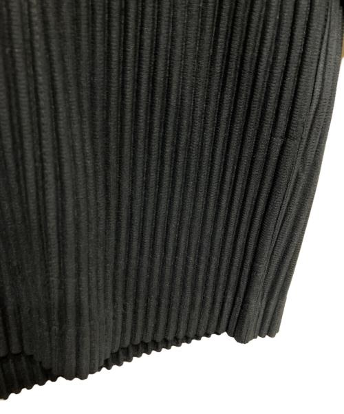 HOMME PLISSE ISSEY MIYAKE（オム プリッセ イッセイ ミヤケ）HOMME PLISSE ISSEY MIYAKE (オム プリッセ イッセイ ミヤケ) BASIC プリーツカーディガン ブラック サイズ:3の古着・服飾アイテム